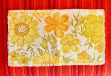 Load image into Gallery viewer, Vintage Yellow Sunshine Daffodil Runner and Placemat set
