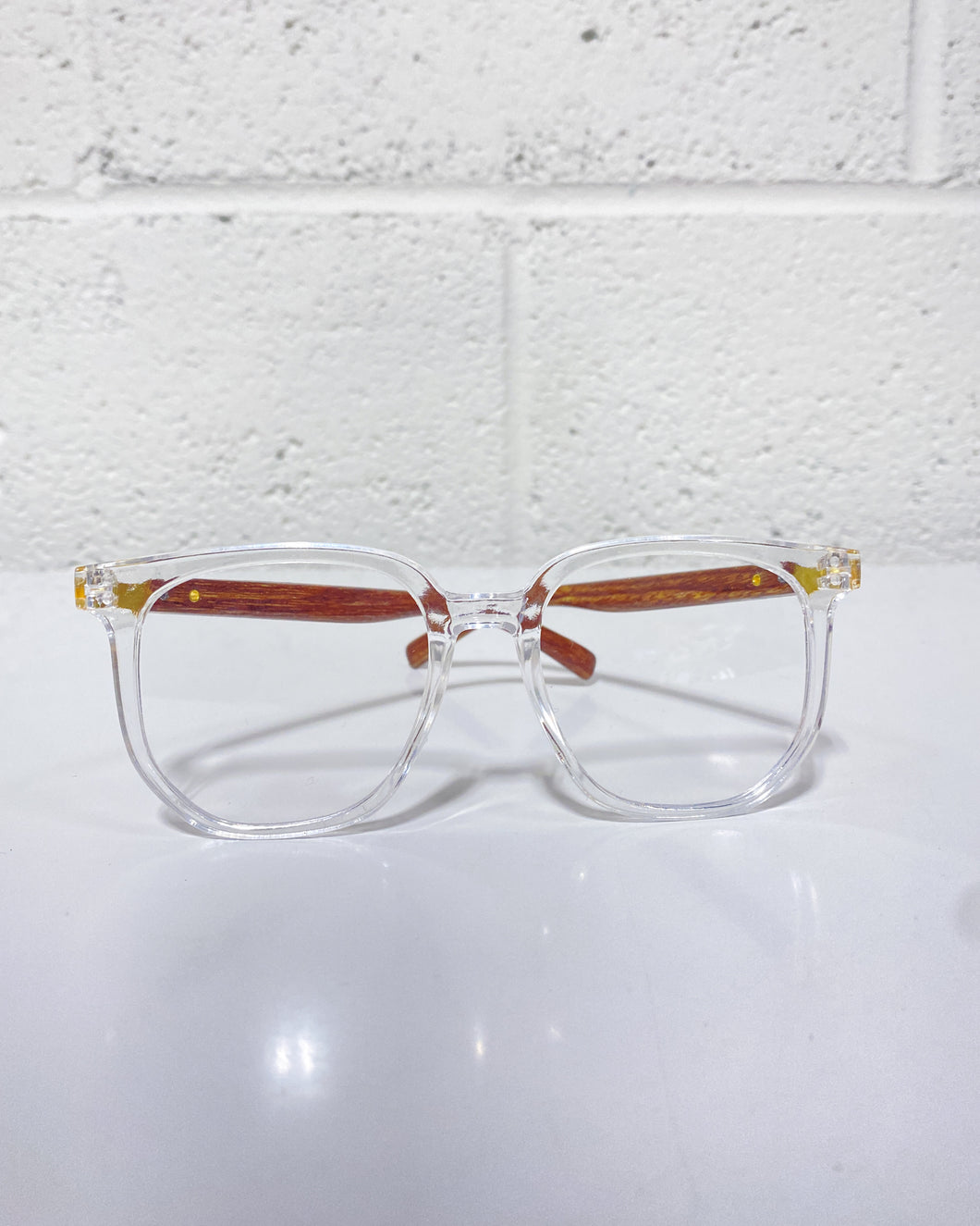 Clear Glasses with Wood Grain Templates