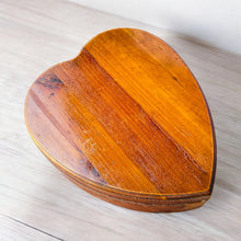 Load image into Gallery viewer, Heart Shape Trinket Box
