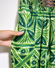 Load image into Gallery viewer, Vanessa Virginia Tropical Batik Skirt (16W)
