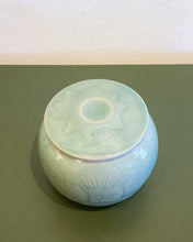 Load image into Gallery viewer, Vintage 90’s Art Ceramic Container with Lid
