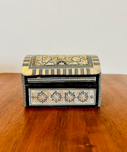 Load image into Gallery viewer, Handmade Mother of Pearl Inlaid Jewelry box
