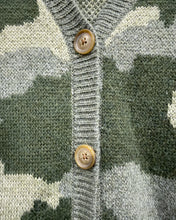 Load image into Gallery viewer, Camo Cardigan (M)
