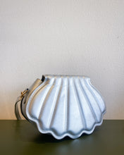 Load image into Gallery viewer, Silver Shell Purse
