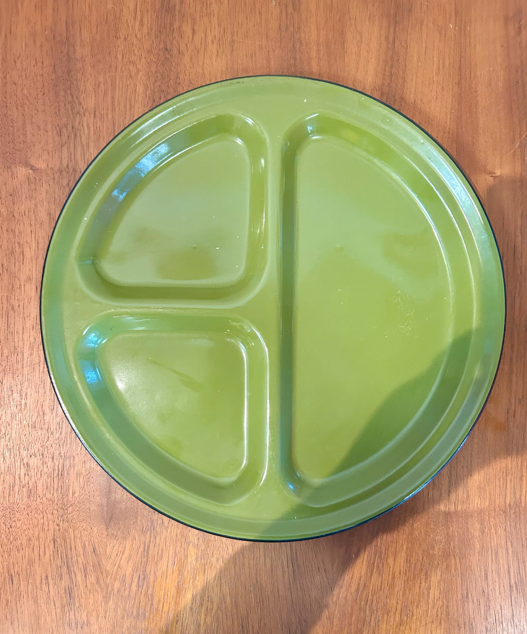 Vintage Avocado Green Metal Enamel Divided Metal Divided Camping Plate