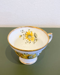 Vintage Royal Albert Daisy Teacup