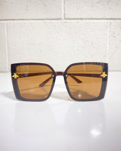 Load image into Gallery viewer, Oversized Brown Sunnies with Bee Detail
