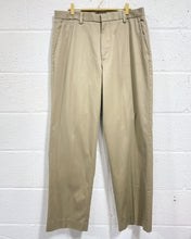 Load image into Gallery viewer, Dockers Khaki Pants
