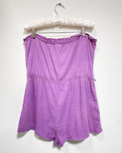 Load image into Gallery viewer, Lavender Strapless Shorts Romper (M)
