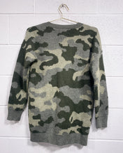 Load image into Gallery viewer, Camo Cardigan (M)
