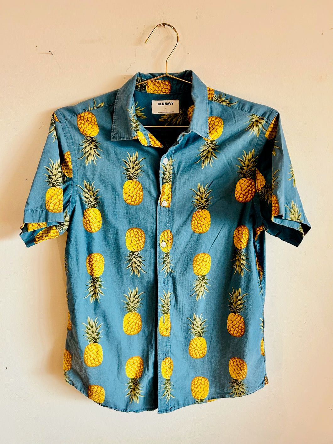 Old Navy Hawaiian Pineapple T Shirt