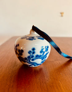 Christmas Tree White and Blue Tree Blossom Porcelain Oriental Ginger Jar