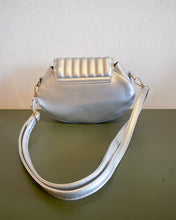 Load image into Gallery viewer, Silver Shell Purse
