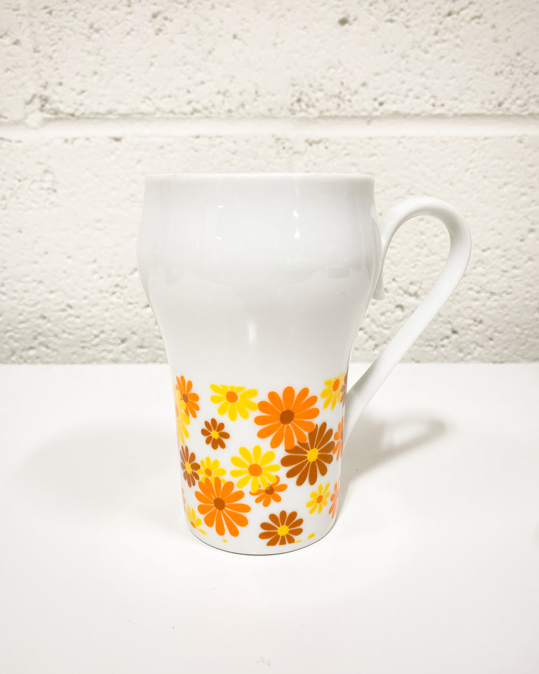 Vintage Tall Coffee Mug with Daisies