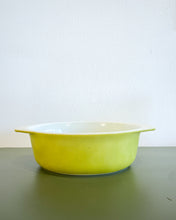 Load image into Gallery viewer, Vintage Pyrex Ovenware Dish - 1.5 Qt
