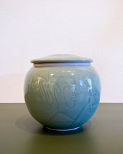 Load image into Gallery viewer, Vintage 90’s Art Ceramic Container with Lid
