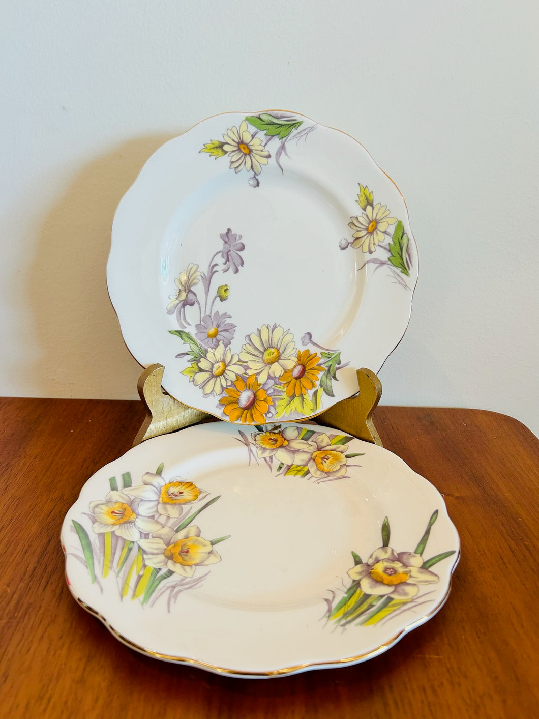 Royal Albert HandPainted Daffodils Plates set of 2