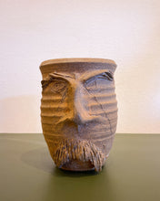 Load image into Gallery viewer, Earthenware Face Planter
