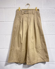 Load image into Gallery viewer, Banana Republic Linen Gaucho Pants (00)
