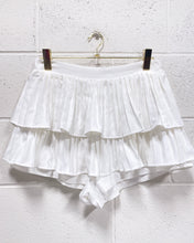 Load image into Gallery viewer, White Pleated Skort (L)
