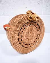 Load image into Gallery viewer, Round Wicker Purse
