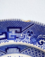 Load image into Gallery viewer, Vintage Buffalo Pottery Semi-Vitreous Blue and White Plate
