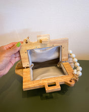 Load image into Gallery viewer, Woven Purse with Pearl Strap
