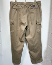 Load image into Gallery viewer, Chaps Khaki Pants (38x30)
