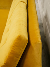 Load image into Gallery viewer, Desmond Sofa 72&quot;
