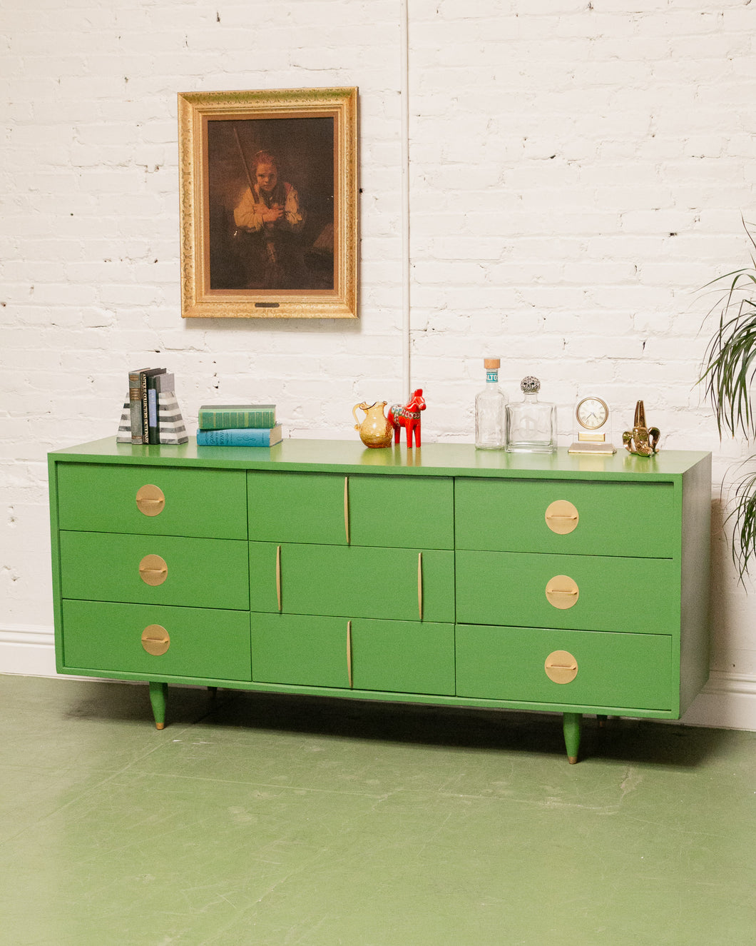 Kelly Green Regency Dresser