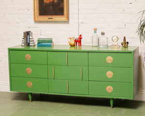 Kelly Green Regency Dresser