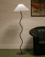 Load image into Gallery viewer, Squiggly Floor Lamp
