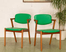 Load image into Gallery viewer, T-Rex Dining Chair in Kelly Green
