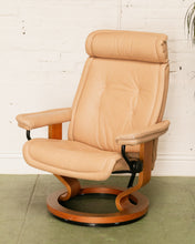 Load image into Gallery viewer, Stressless Ekkornes Chair Made in Norway
