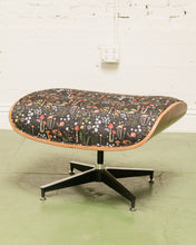 Load image into Gallery viewer, Black Garden Iconic Chair and Ottoman
