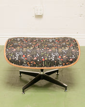 Load image into Gallery viewer, Black Garden Iconic Chair and Ottoman
