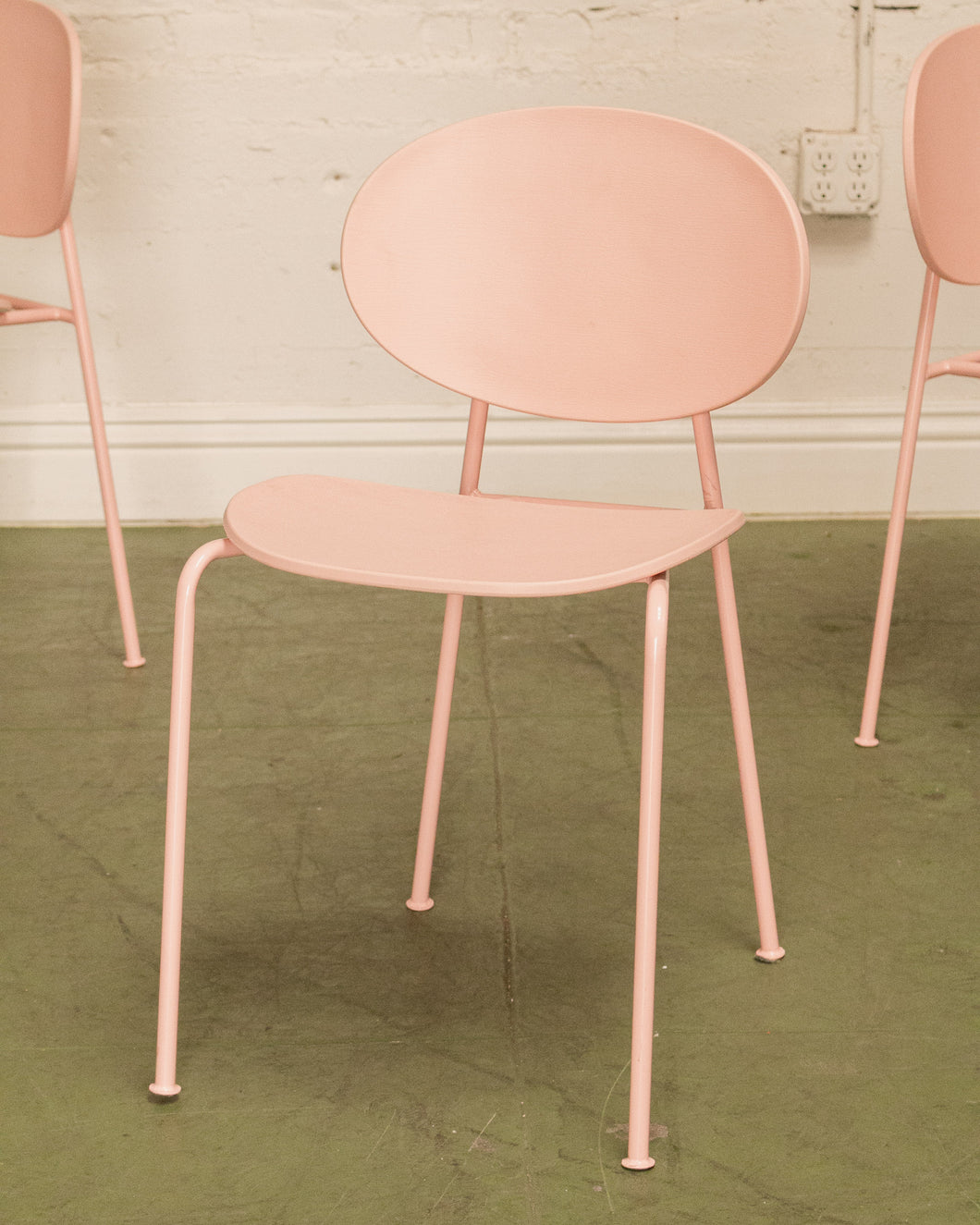 Niki Chair in Pink