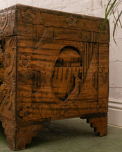 Load image into Gallery viewer, Hand Carved Trunk
