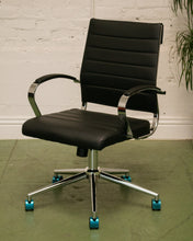 Load image into Gallery viewer, Black Swivel Office Chair
