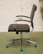 Load image into Gallery viewer, Black Swivel Office Chair
