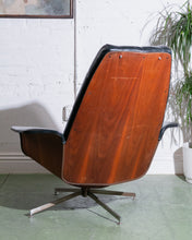 Load image into Gallery viewer, Mr Chair by Plycraft
