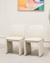 Load image into Gallery viewer, Comet Chair in Ivory
