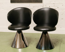 Load image into Gallery viewer, Black Pedestal Chair
