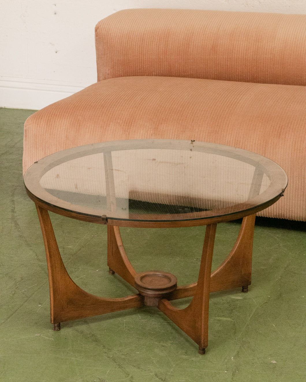 Lane Vintage Round Walnut Coffee Table