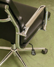 Load image into Gallery viewer, Black Iconic Design Office Chair
