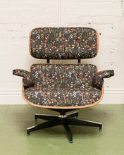 Load image into Gallery viewer, Black Garden Iconic Chair and Ottoman
