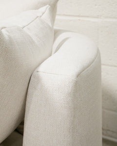 Bianca Swivel Chair in Zues Pearl