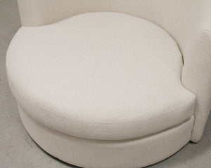 Bianca Swivel Chair in Zues Pearl