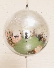 Load image into Gallery viewer, Motorized Club Grade Vintage Disco Ball
