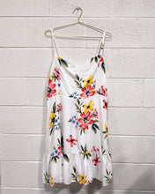 Load image into Gallery viewer, Old Navy Floral Summer Dress (XXL)
